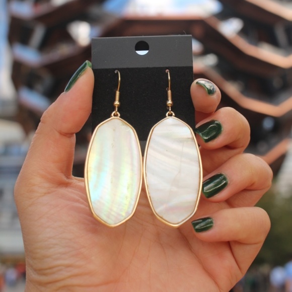 WowNYC Jewelry - NEW Crystal Stone Dangle Hook Oval Gold Earrings